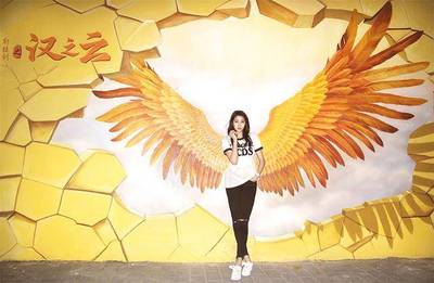 次元墻已裂！戲精關曉彤-耶亞希小仙女的戀情是否坐實？